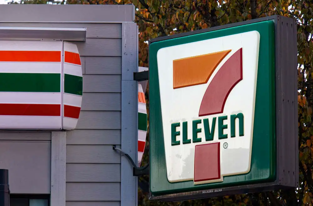 job for me 7 eleven thats open